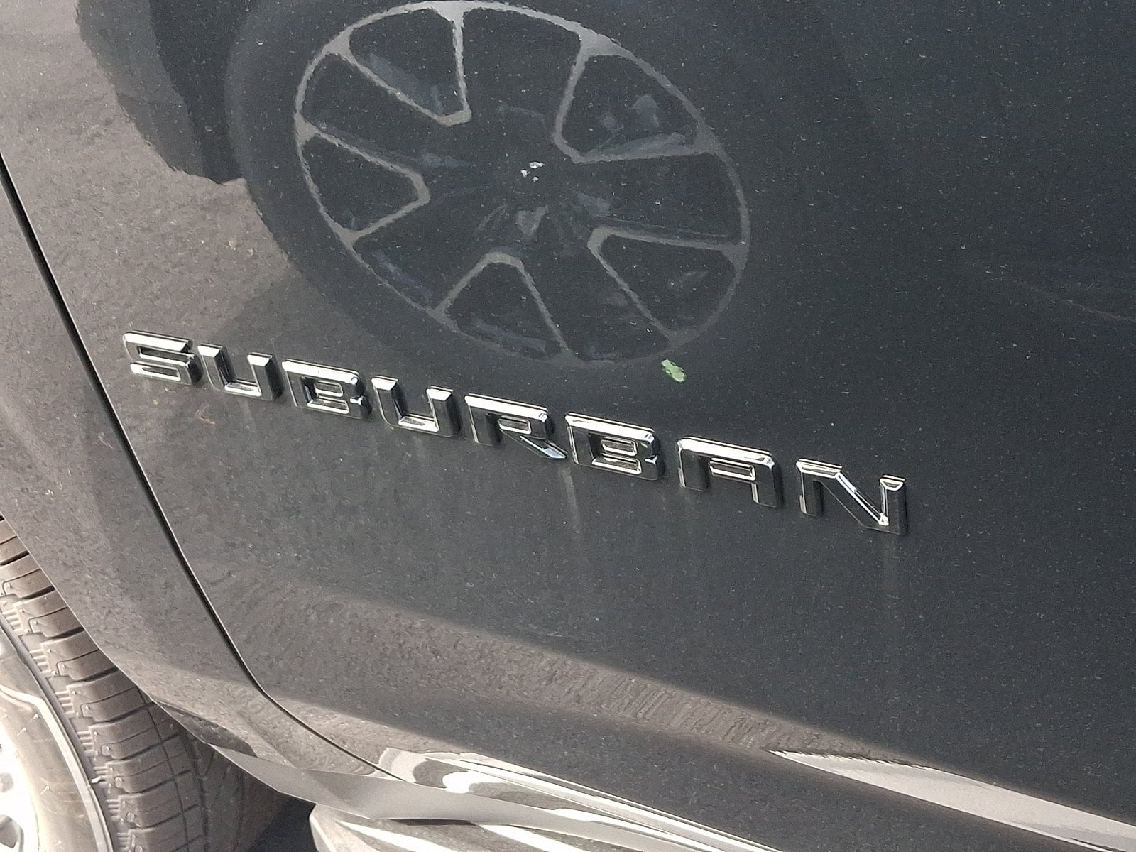 2026 Chevrolet Suburban RST - Photo 23