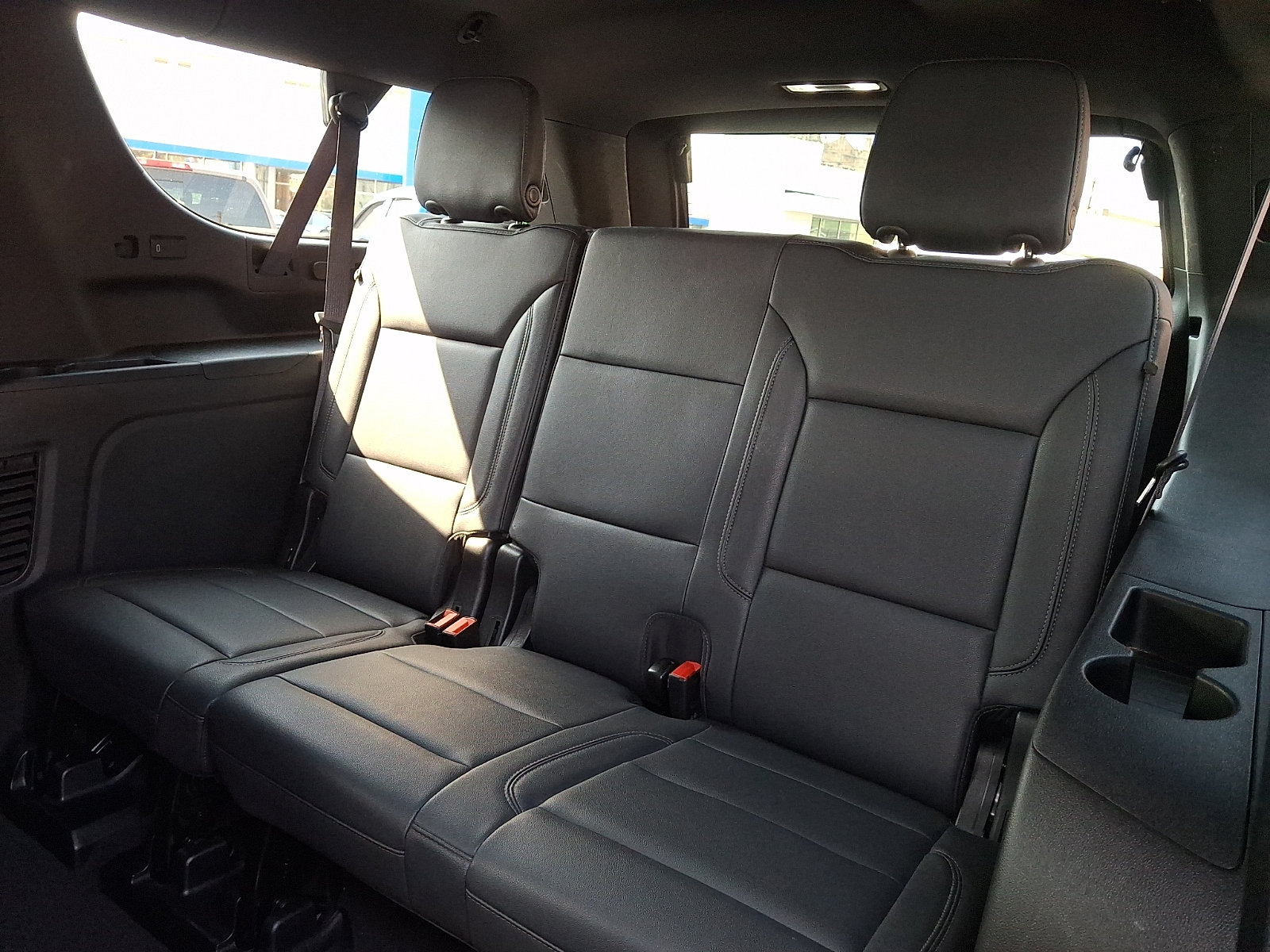2024 Chevrolet Suburban LT - Photo 10