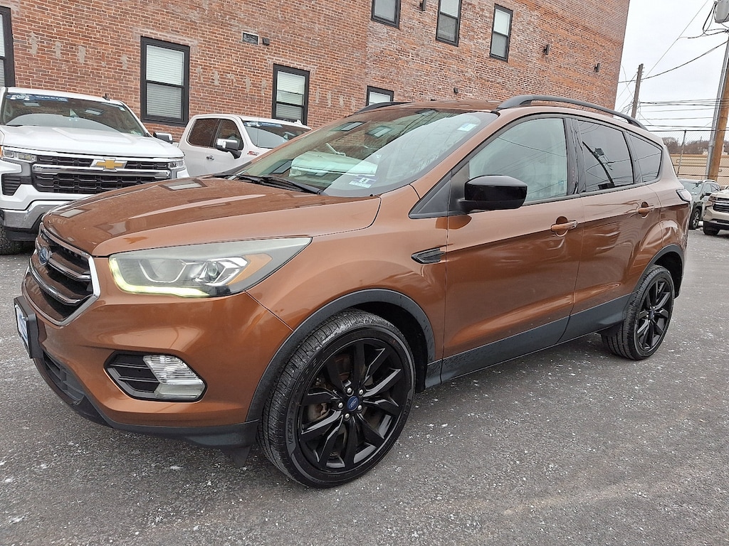 Used 2017 Ford Escape SE Sport Utility