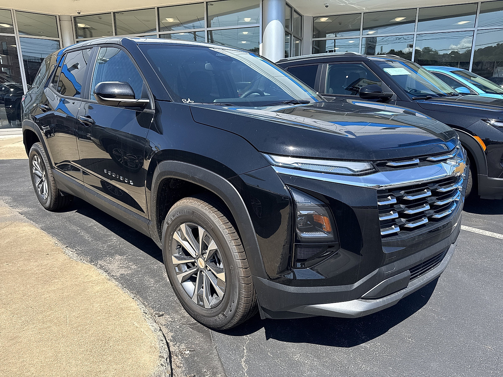2027 Chevrolet Equinox LT - Photo 4
