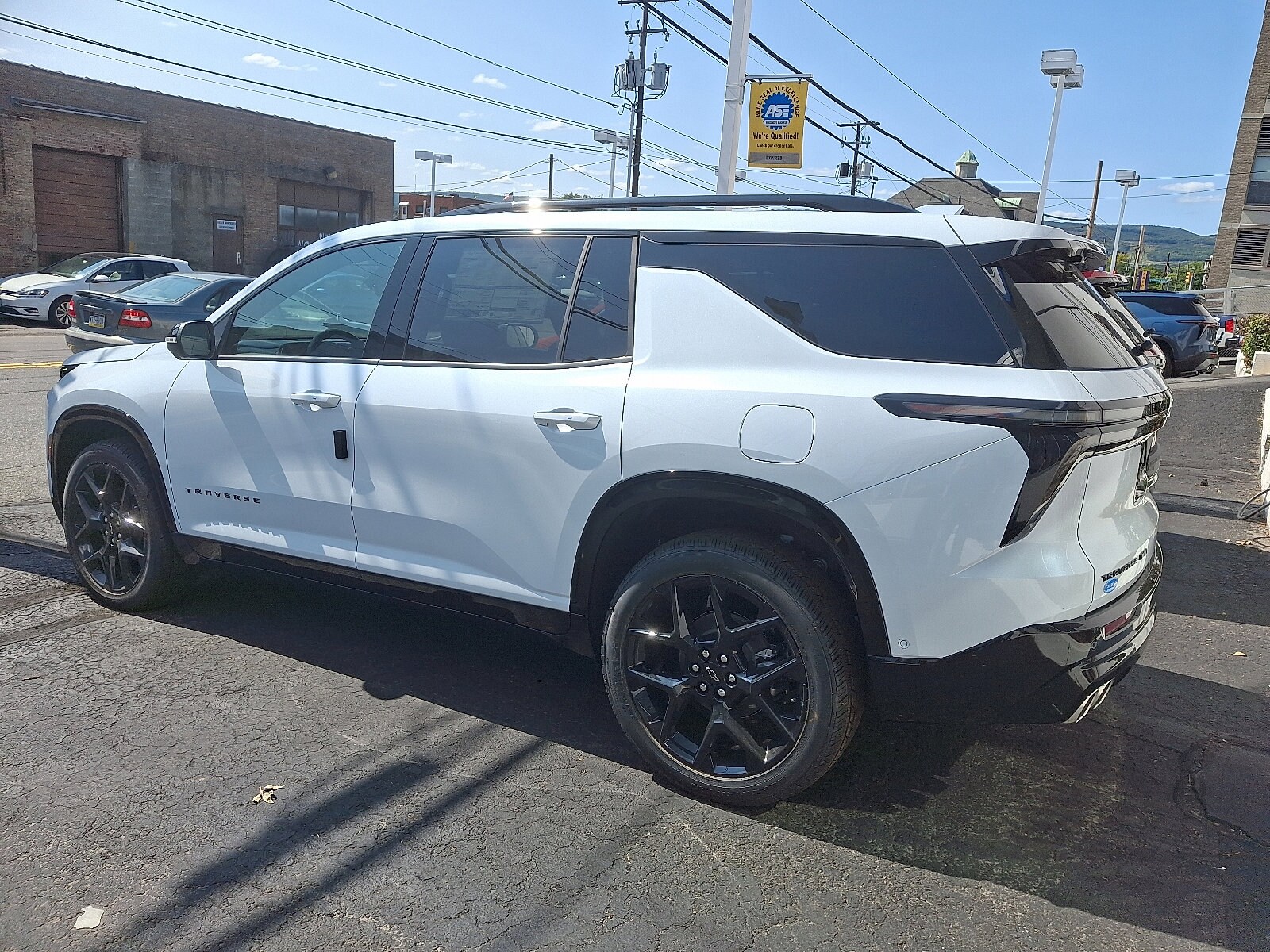 2026 Chevrolet Traverse RS photo 2