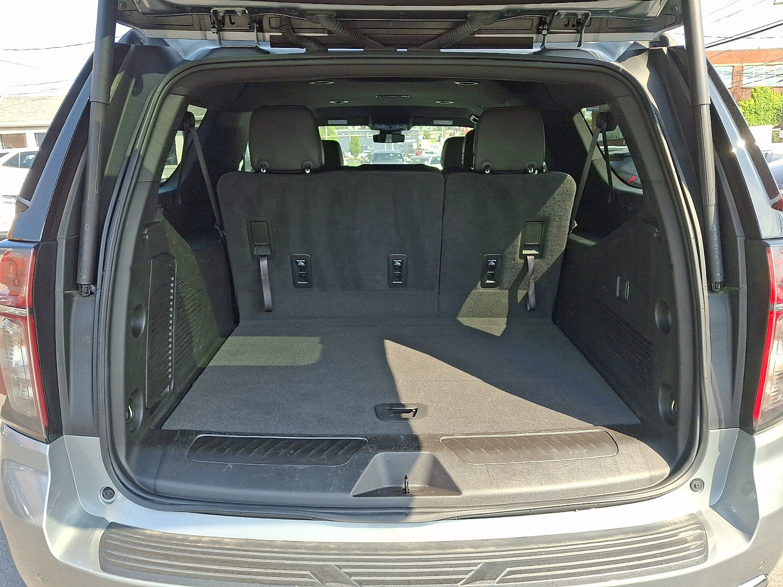 2024 Chevrolet Suburban LT - Photo 29