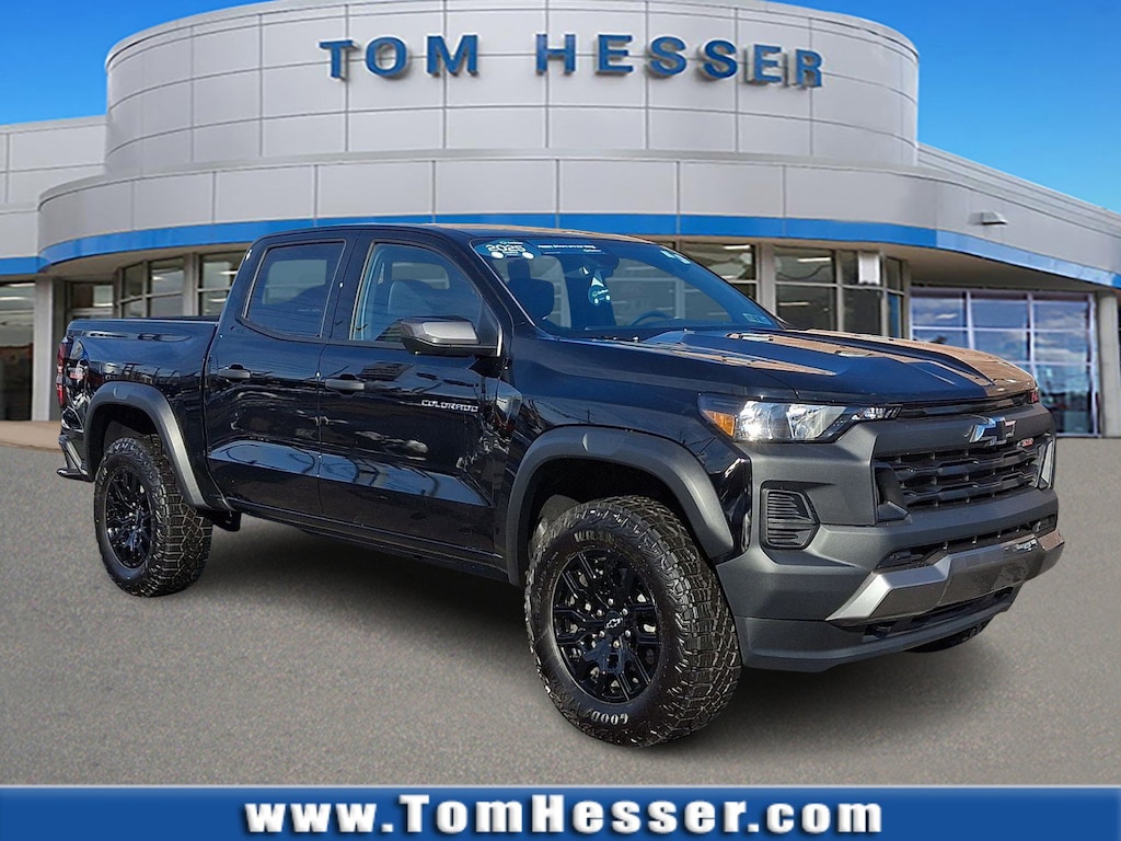 Used 2025 Chevrolet Colorado 4WD Trail Boss Crew Cab Pickup