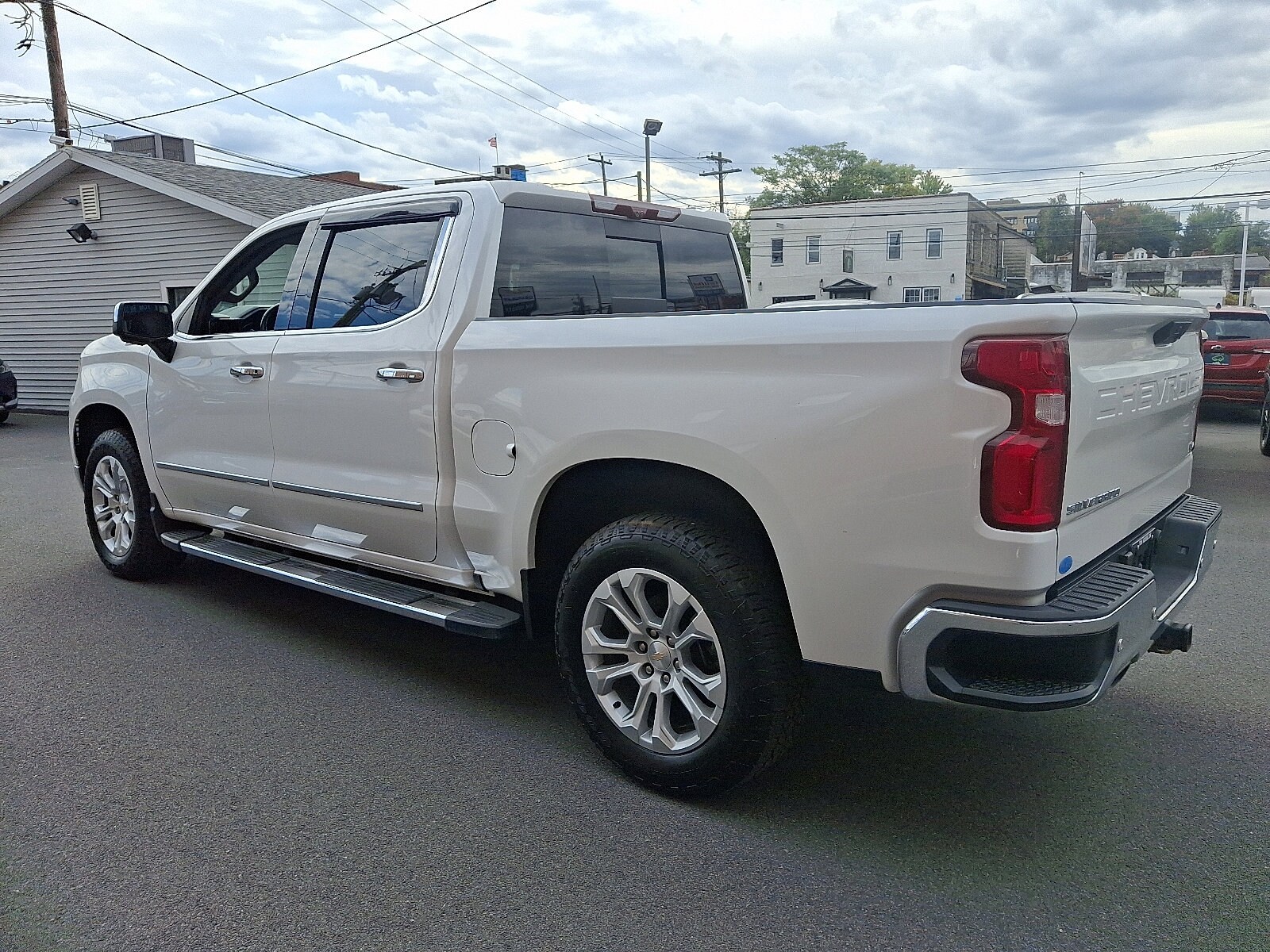 2022 Chevrolet Silverado 1500 LTZ photo 2