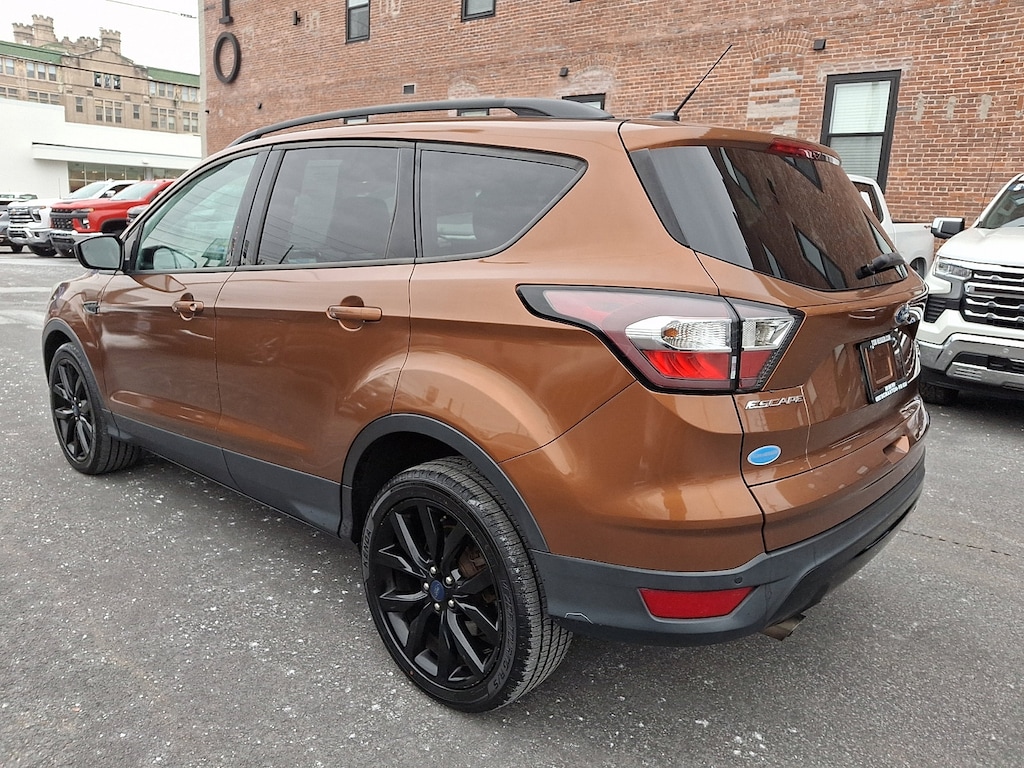 Used 2017 Ford Escape SE Sport Utility