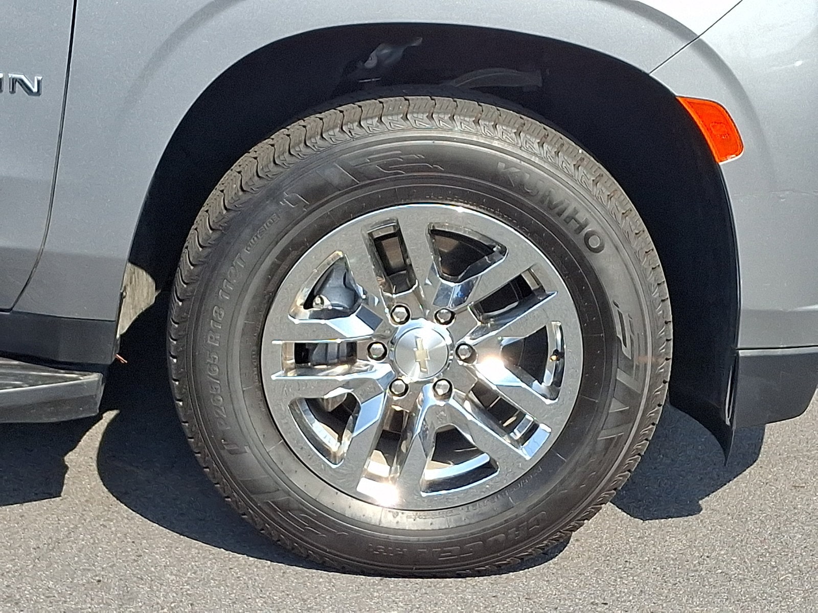 2024 Chevrolet Suburban LT - Photo 8