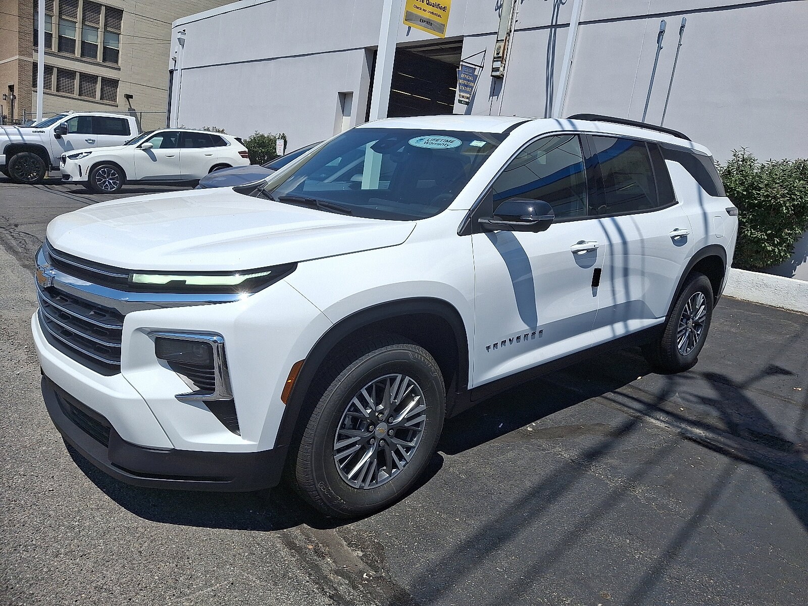 2026 Chevrolet Traverse photo 2