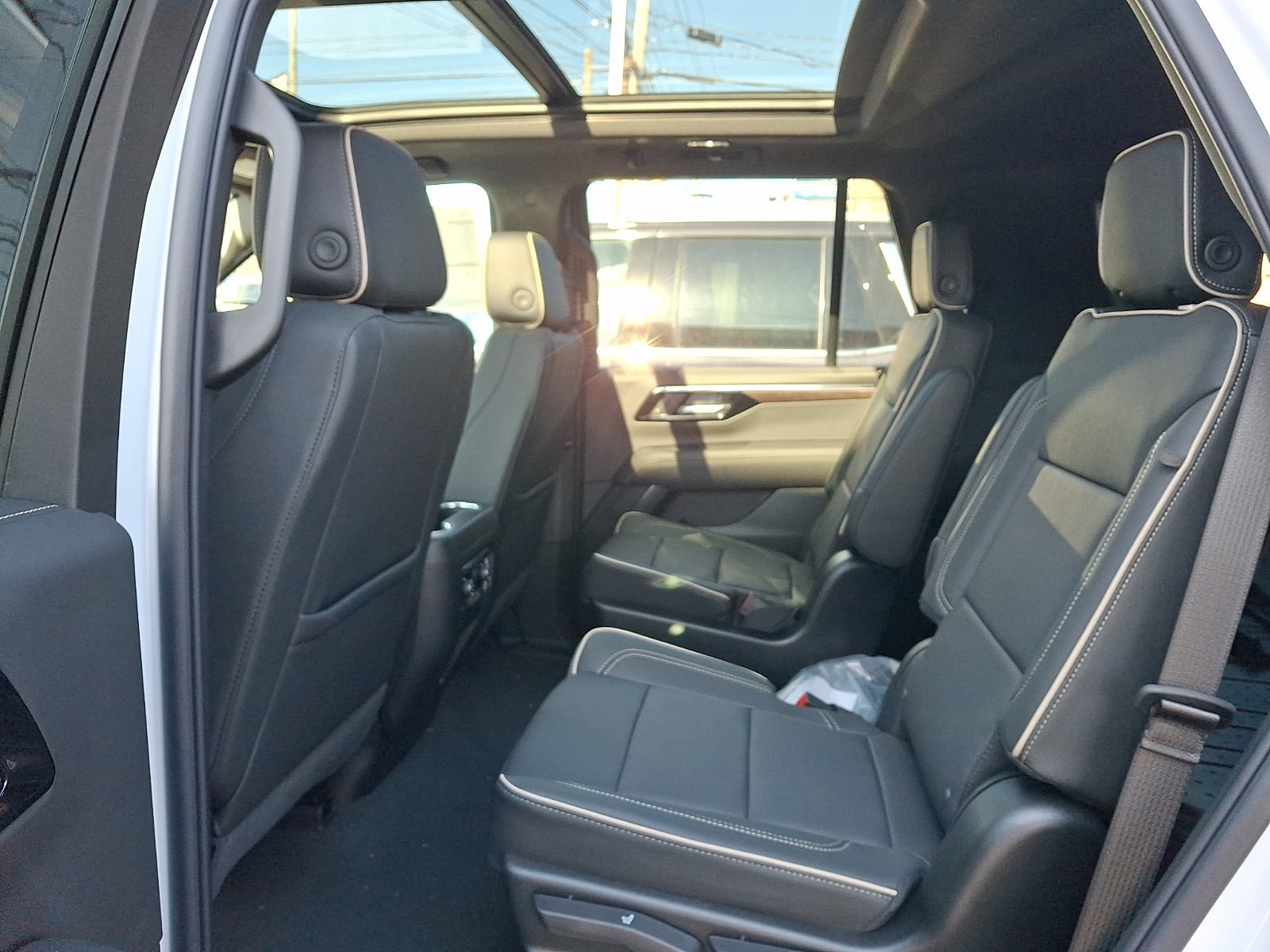 2026 Chevrolet Tahoe Premier - Photo 5
