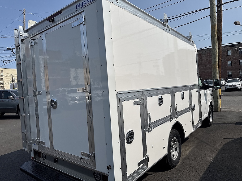 New 2026 Chevrolet Express Commercial Cutaway 1WT Cutaway Van