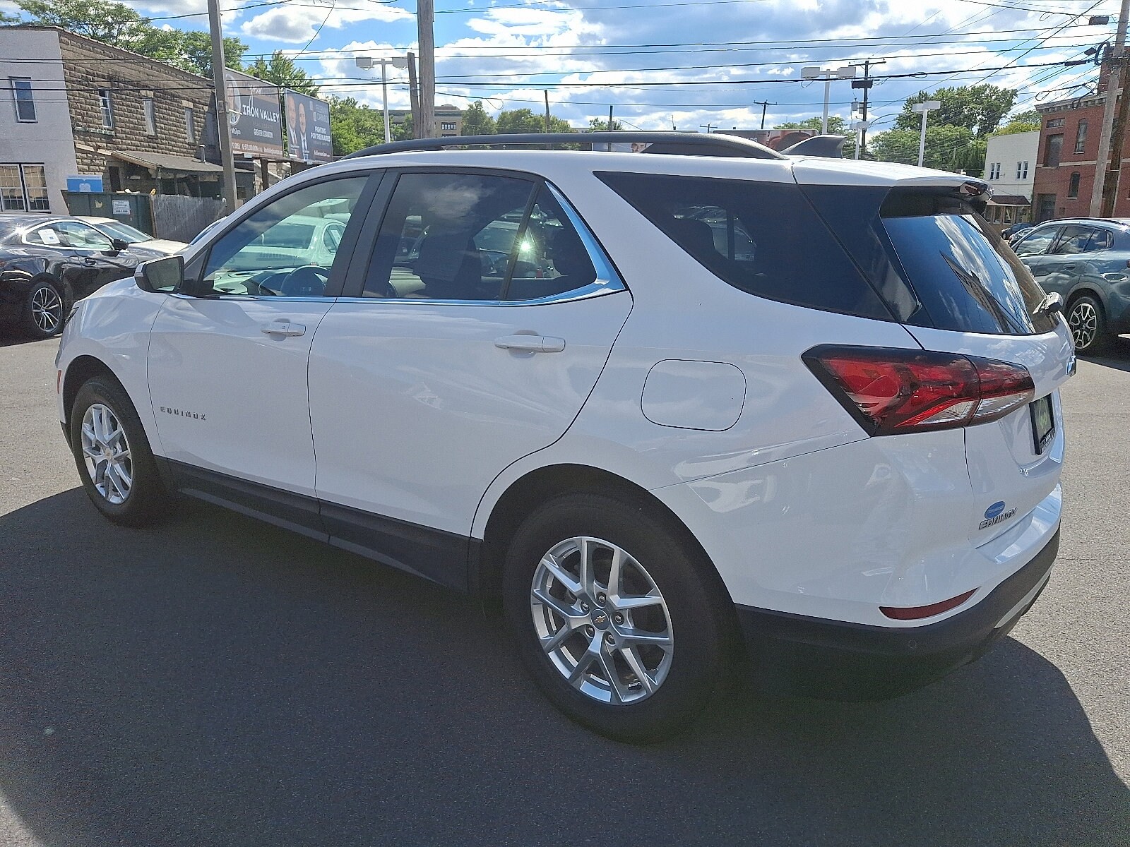 2022 Chevrolet Equinox LT photo 3