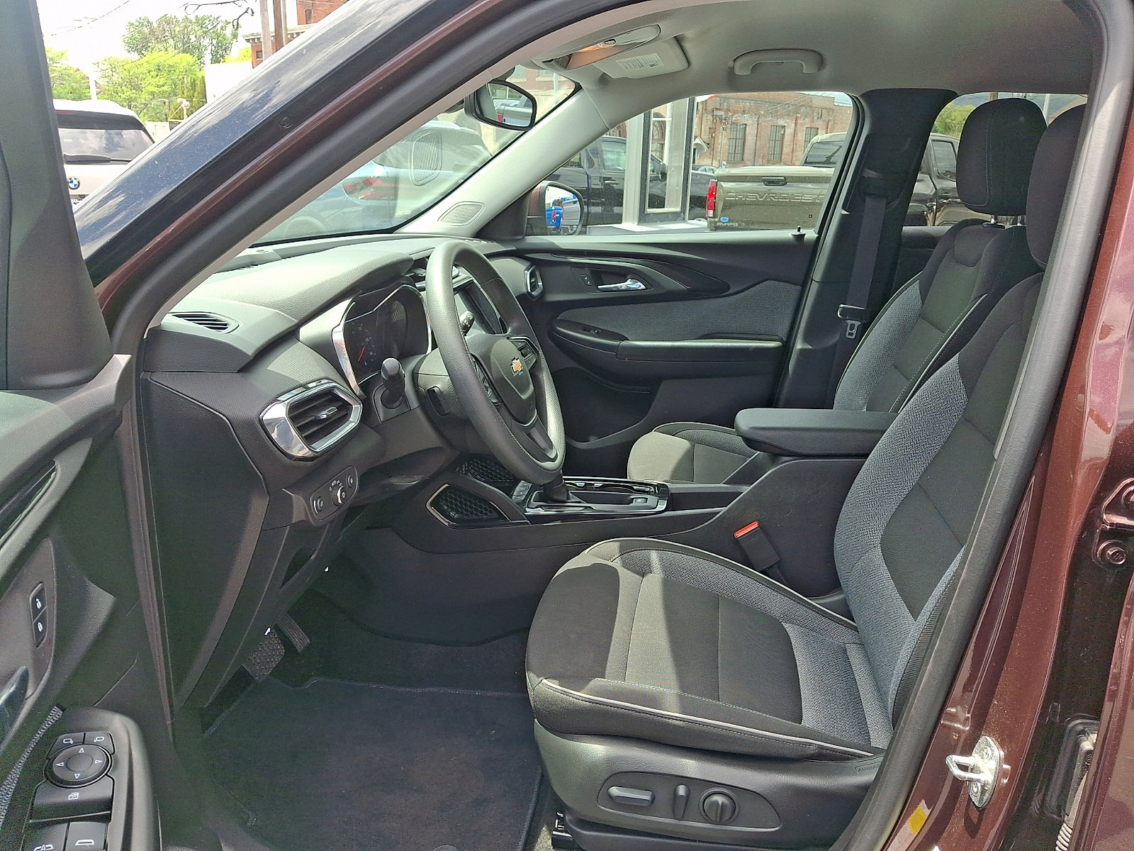 2023 Chevrolet TrailBlazer LT - Photo 13