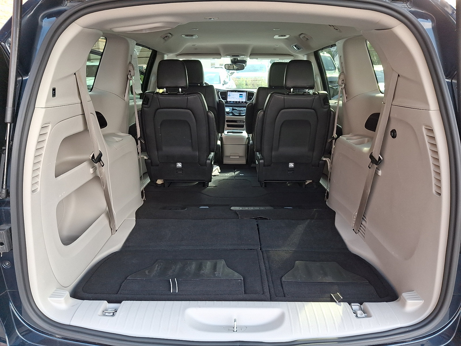 2024 Chrysler Pacifica Touring L - Photo 28