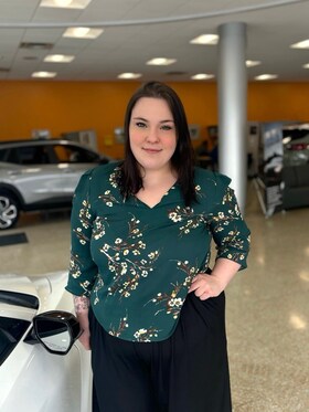 Staff member Ellie Clarke from ID_07681340264f