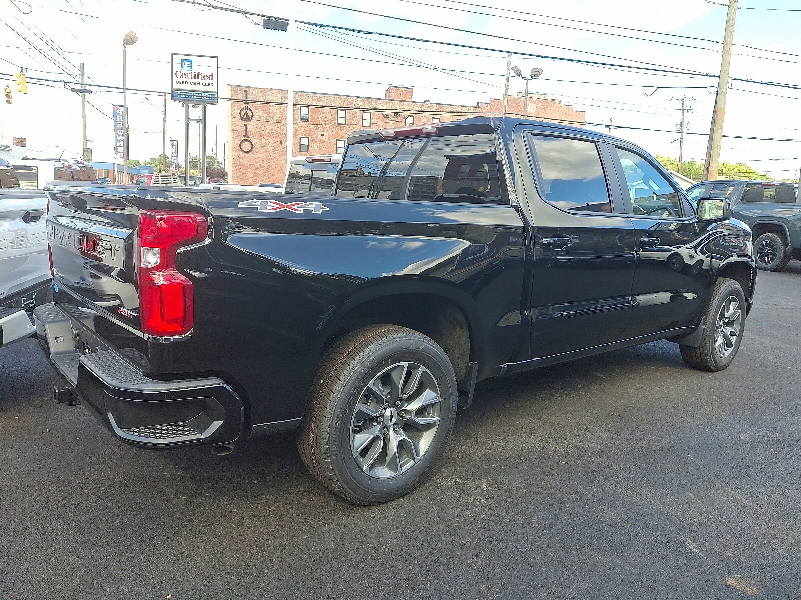 2025 Chevrolet Silverado 1500 RST photo 3