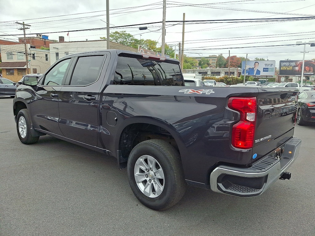 Used 2022 Chevrolet Silverado 1500 LT Crew Cab Pickup