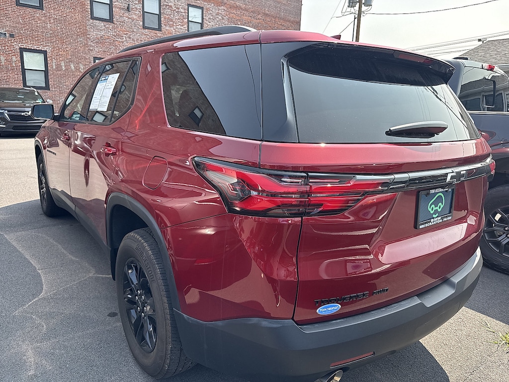 Used 2023 Chevrolet Traverse LT Cloth Sport Utility