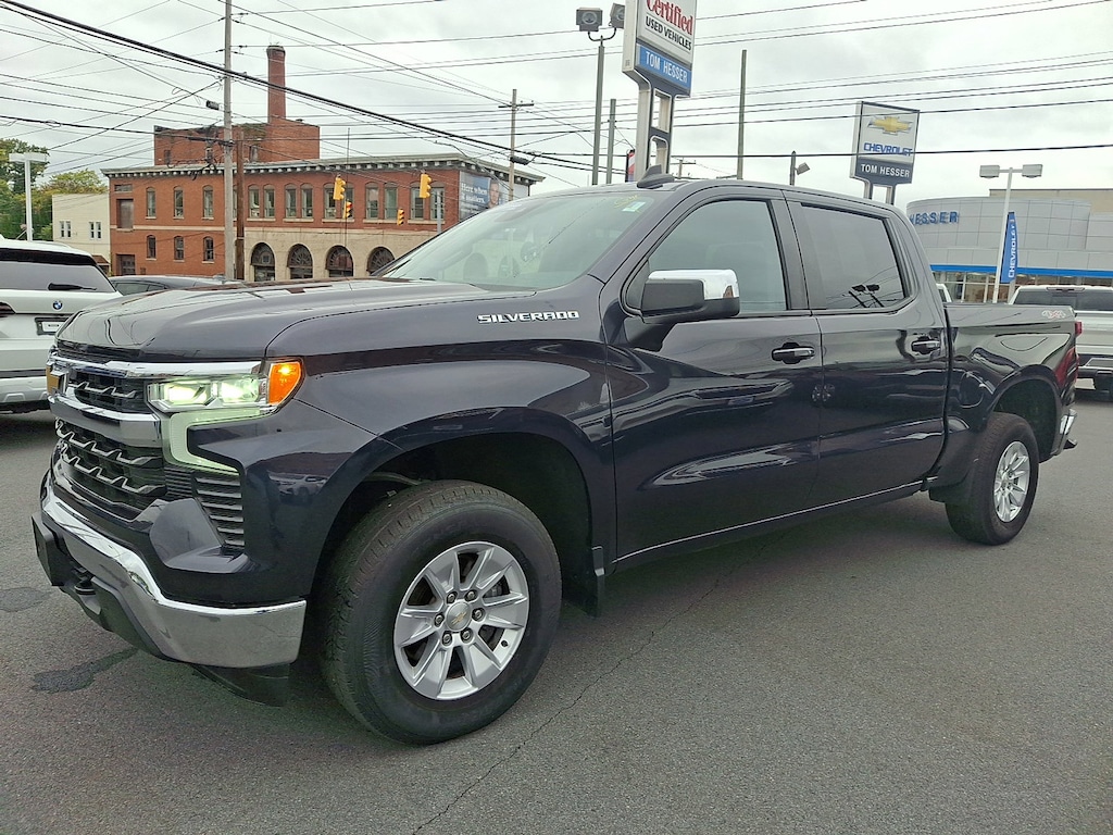 Used 2022 Chevrolet Silverado 1500 LT Crew Cab Pickup