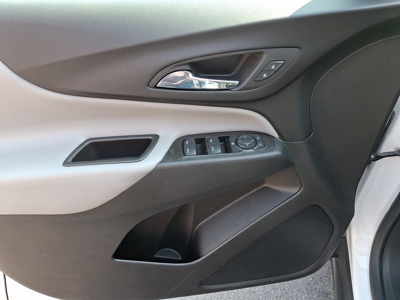 2024 Chevrolet Equinox LS - Photo 12