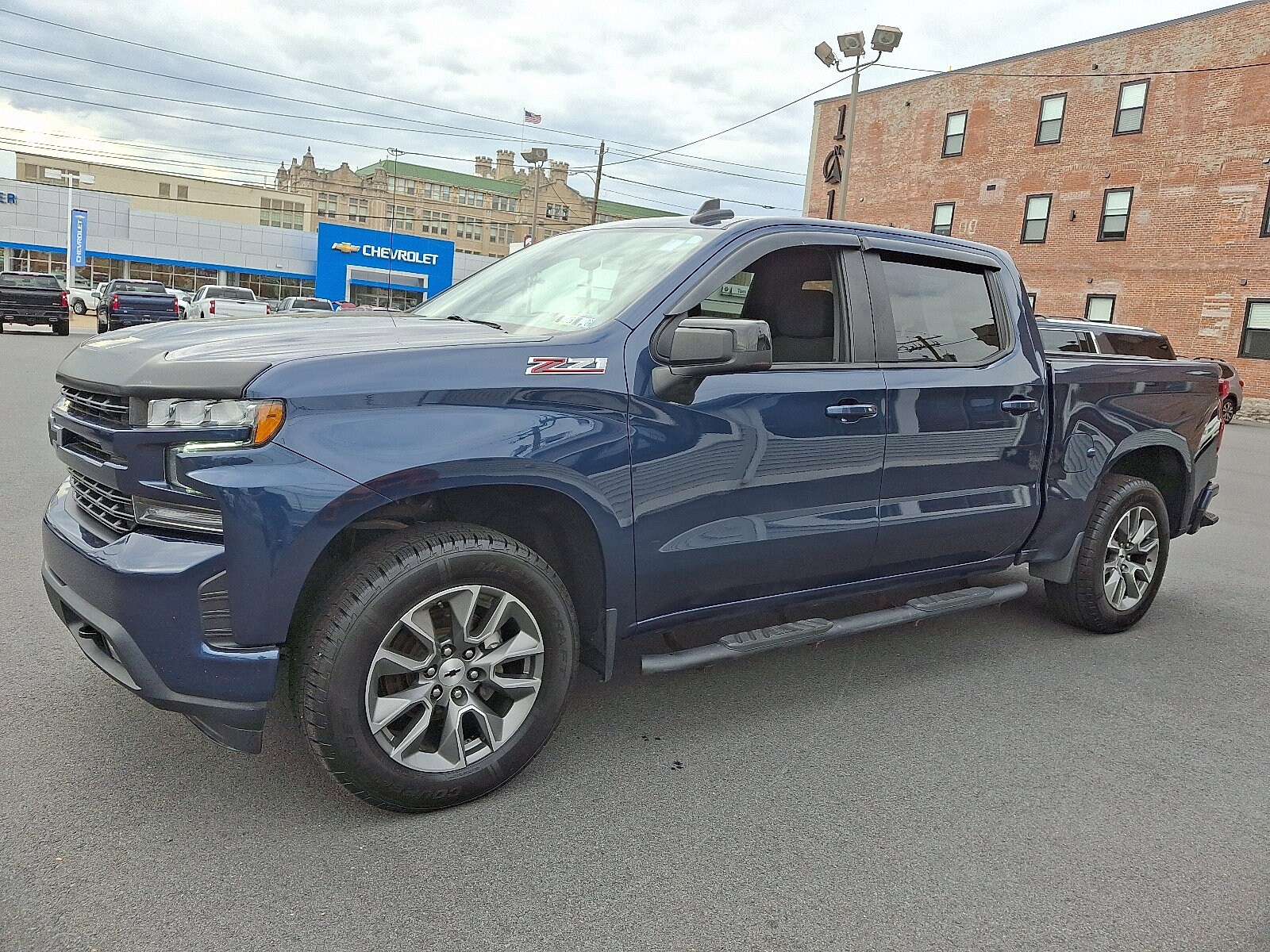 2021 Chevrolet Silverado 1500 RST photo 2