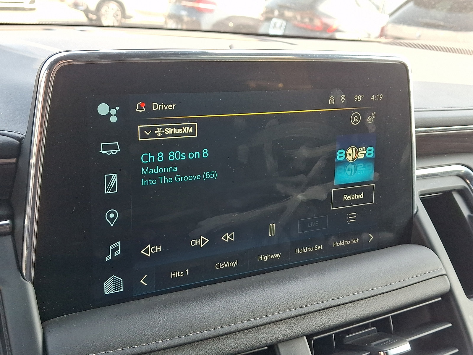 2024 Chevrolet Suburban LT - Photo 19
