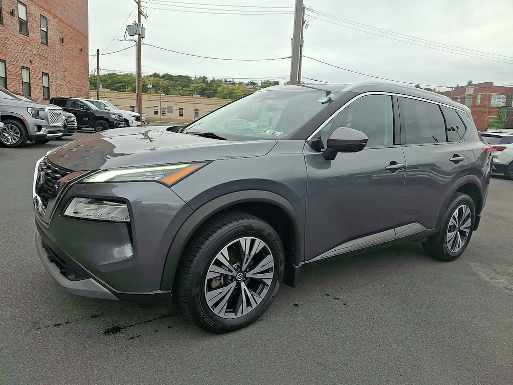 Used 2021 Nissan Rogue SV Sport Utility