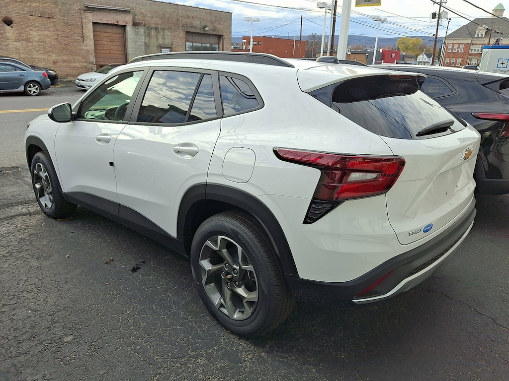 New 2026 Chevrolet Trax LT SUV
