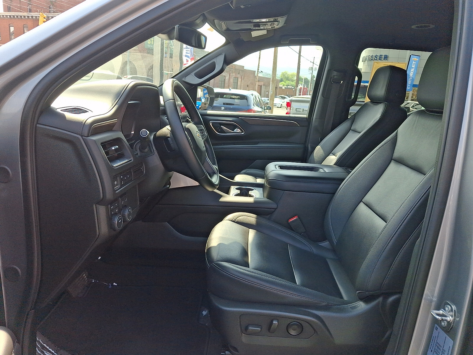 2024 Chevrolet Suburban LT - Photo 14