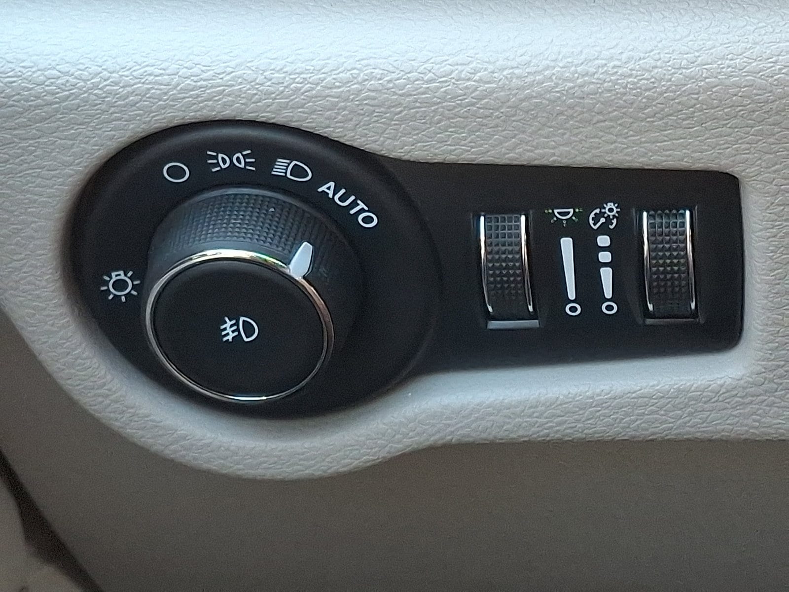 2024 Chrysler Pacifica Touring L - Photo 26