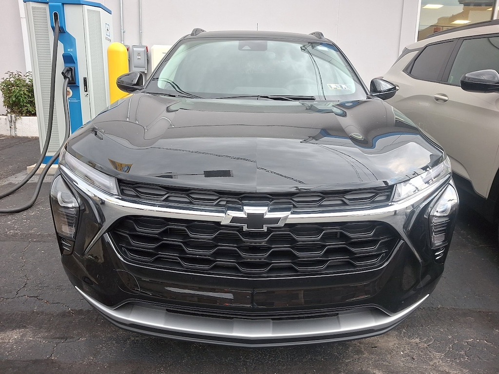 New 2025 Chevrolet Trax LT SUV