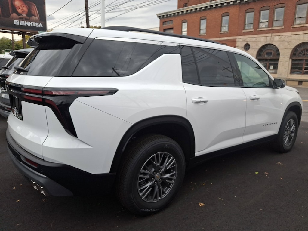 New 2026 Chevrolet Traverse AWD LT SUV
