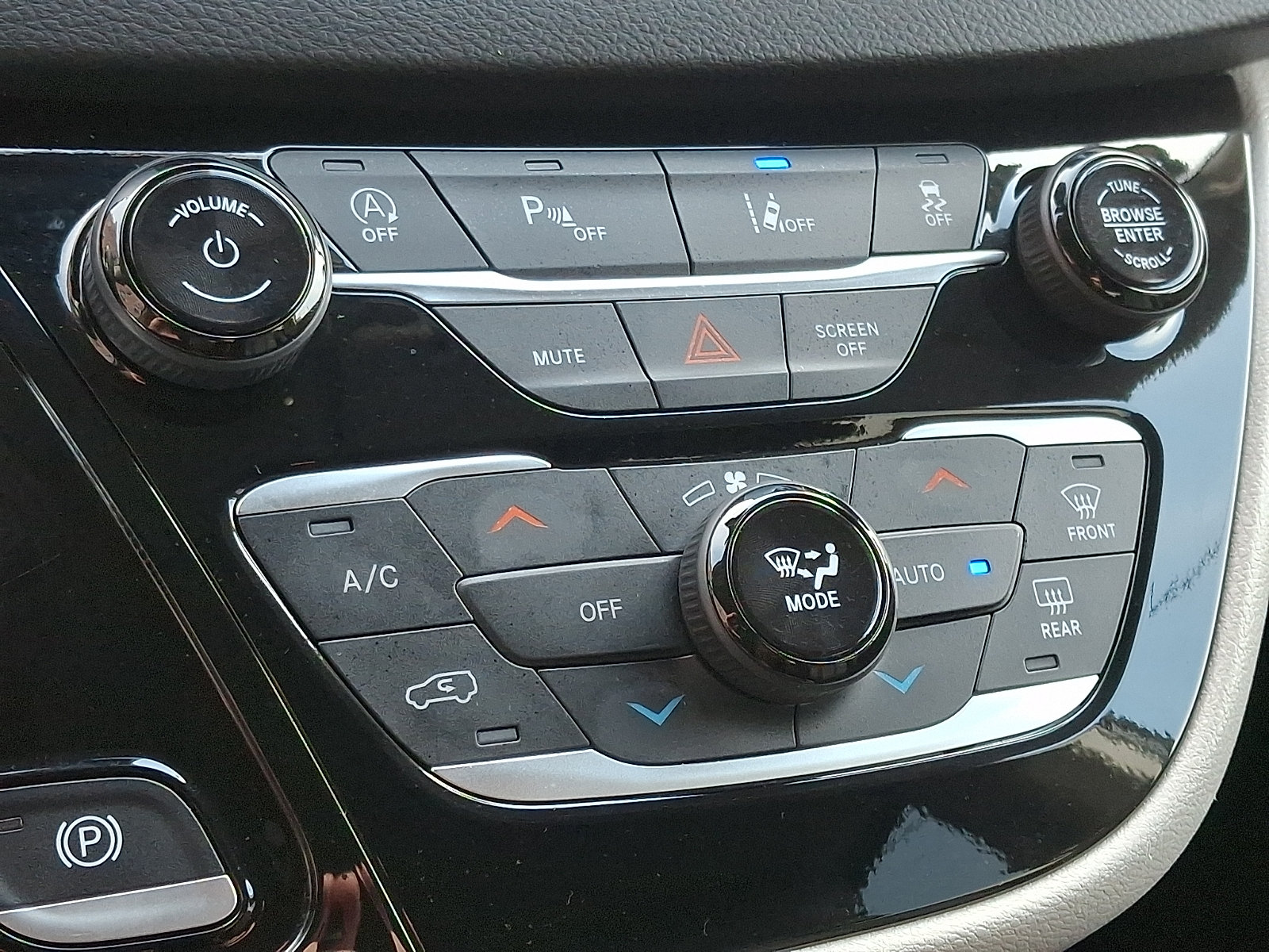 2024 Chrysler Pacifica Touring L - Photo 15