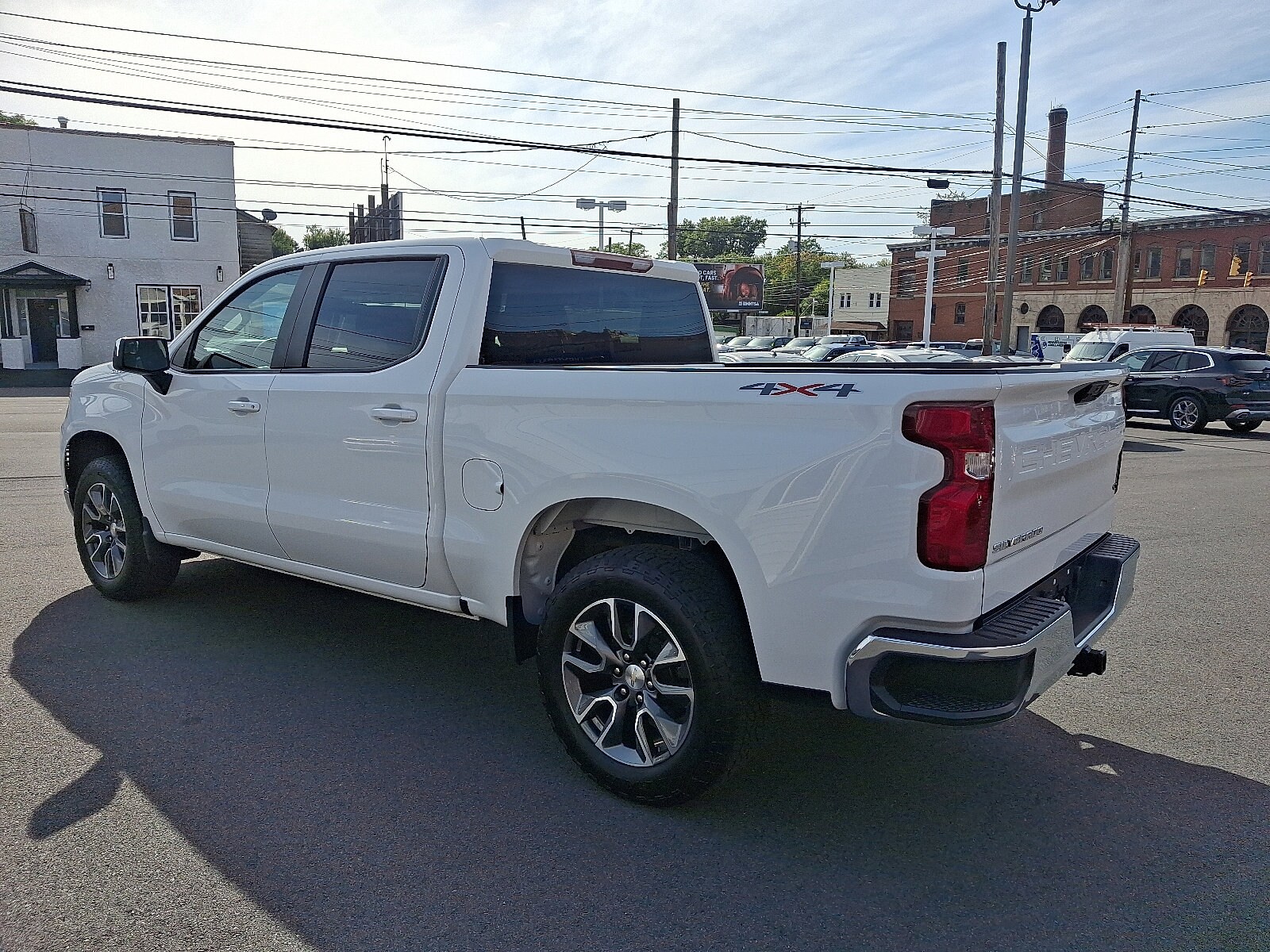 2023 Chevrolet Silverado 1500 LT photo 2