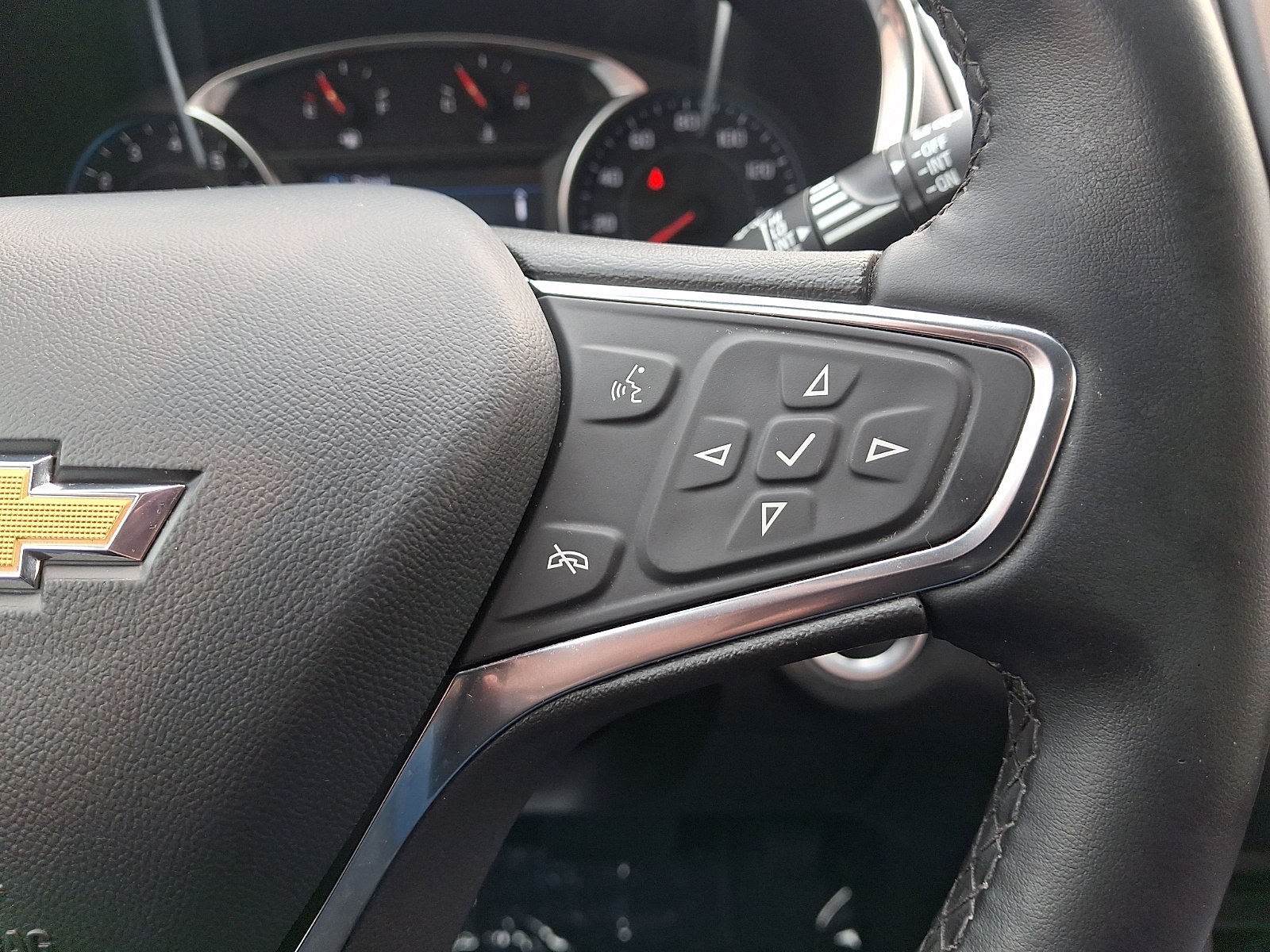 2024 Chevrolet Equinox LT - Photo 23