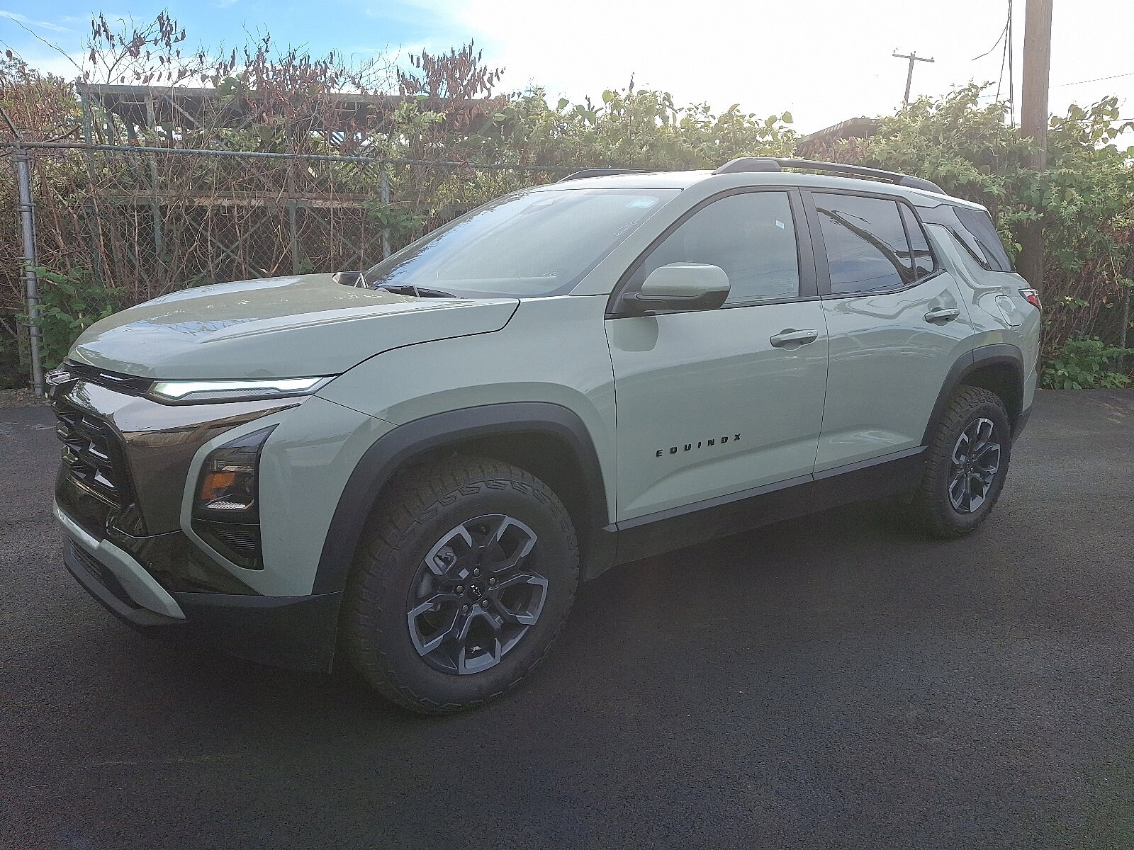 2026 Chevrolet Equinox ACTIV photo 2