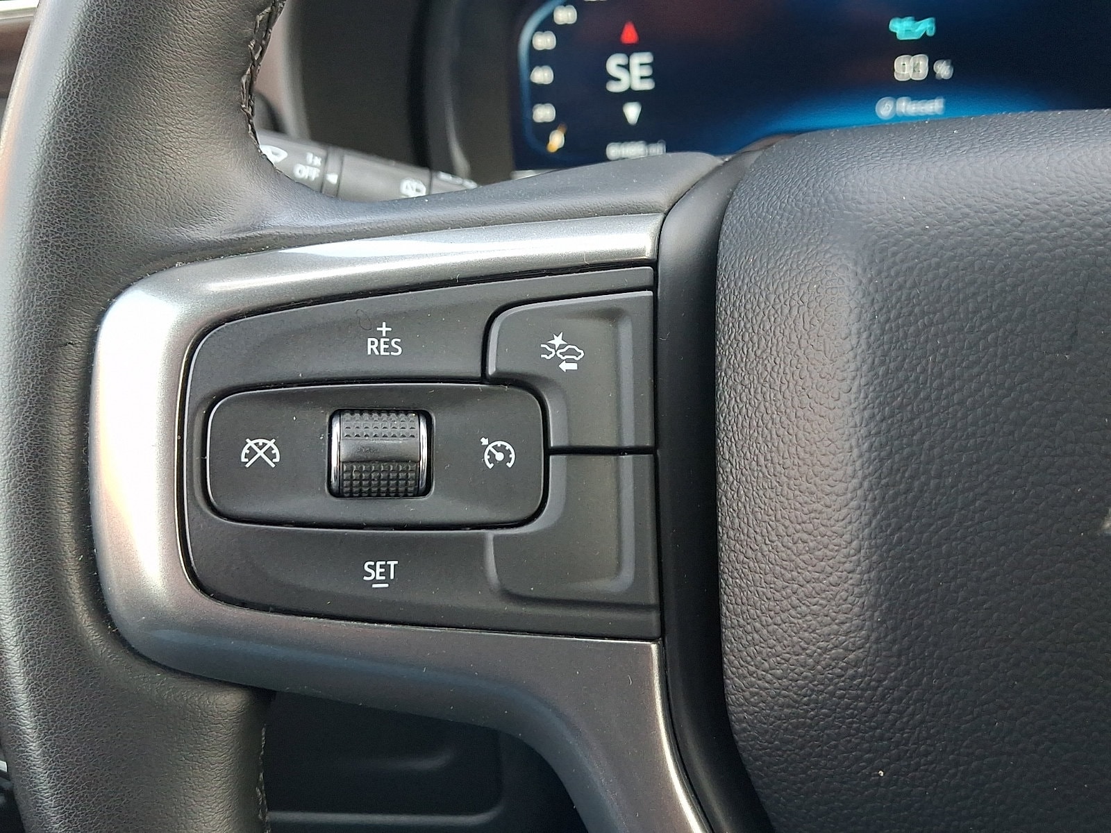 2024 Chevrolet Suburban LT - Photo 23