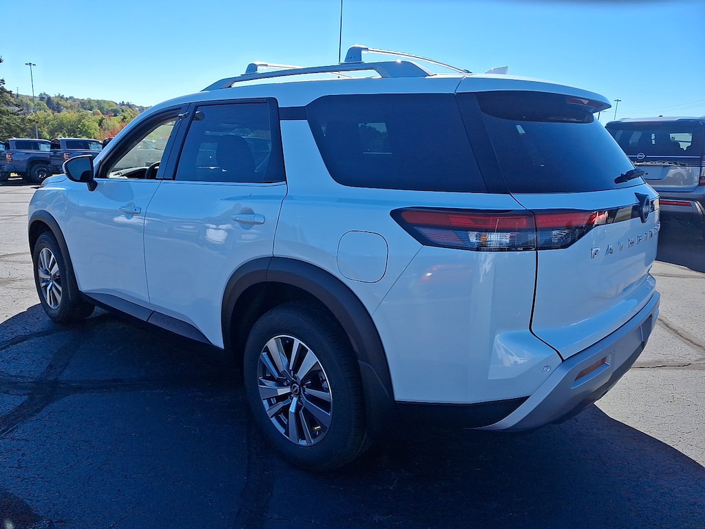 New 2025 Nissan Pathfinder SL SUV
