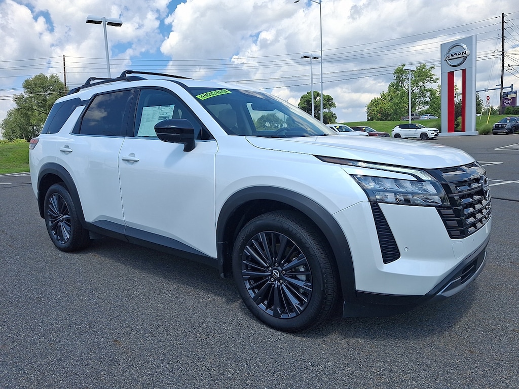 New 2026 Nissan Pathfinder SL SUV