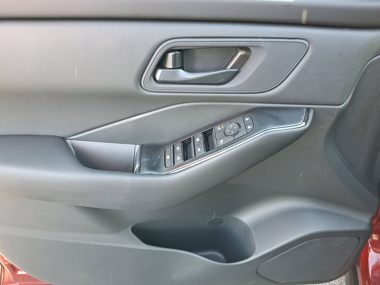 2026 Nissan Rogue S - Photo 7