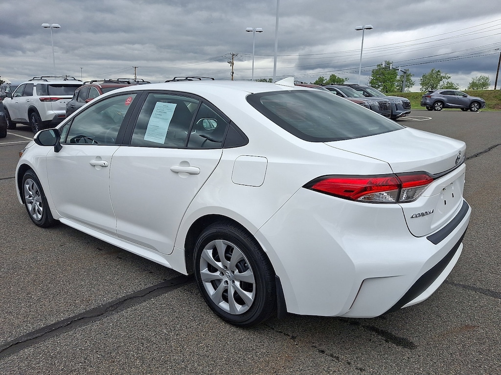Used 2021 Toyota Corolla LE Sedan