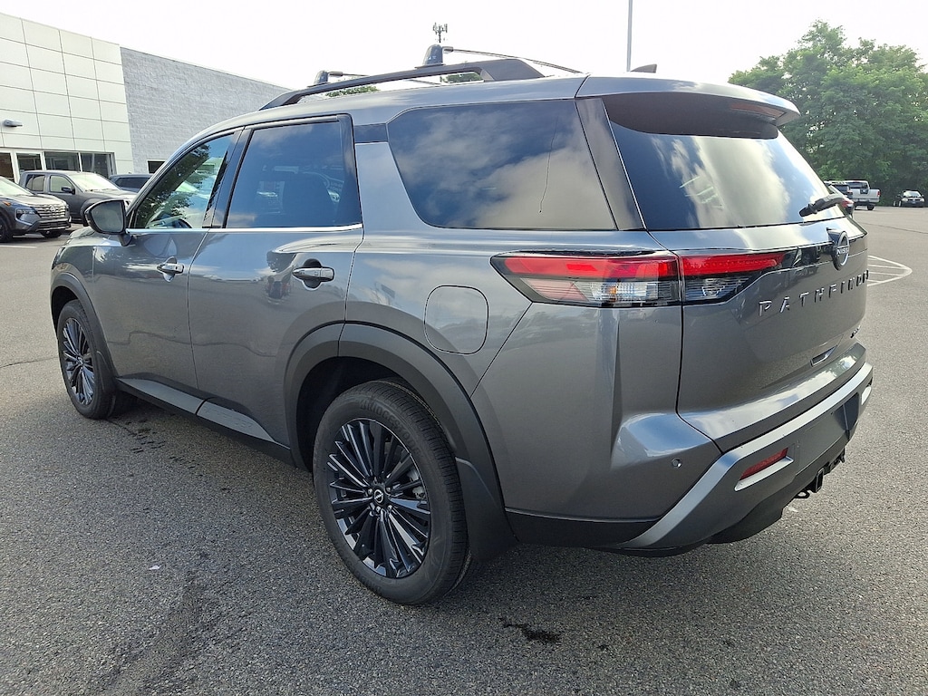 New 2026 Nissan Pathfinder SL SUV