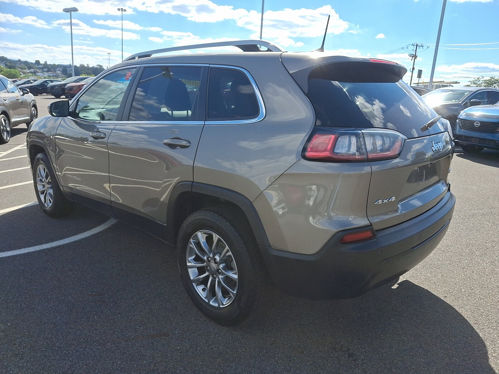 2020 Jeep Cherokee Latitude photo 3