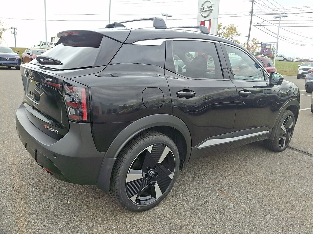 New 2026 Nissan Kicks SR SUV