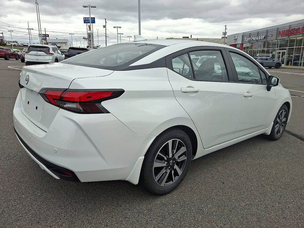 New 2025 Nissan Versa 1.6 SV Sedan
