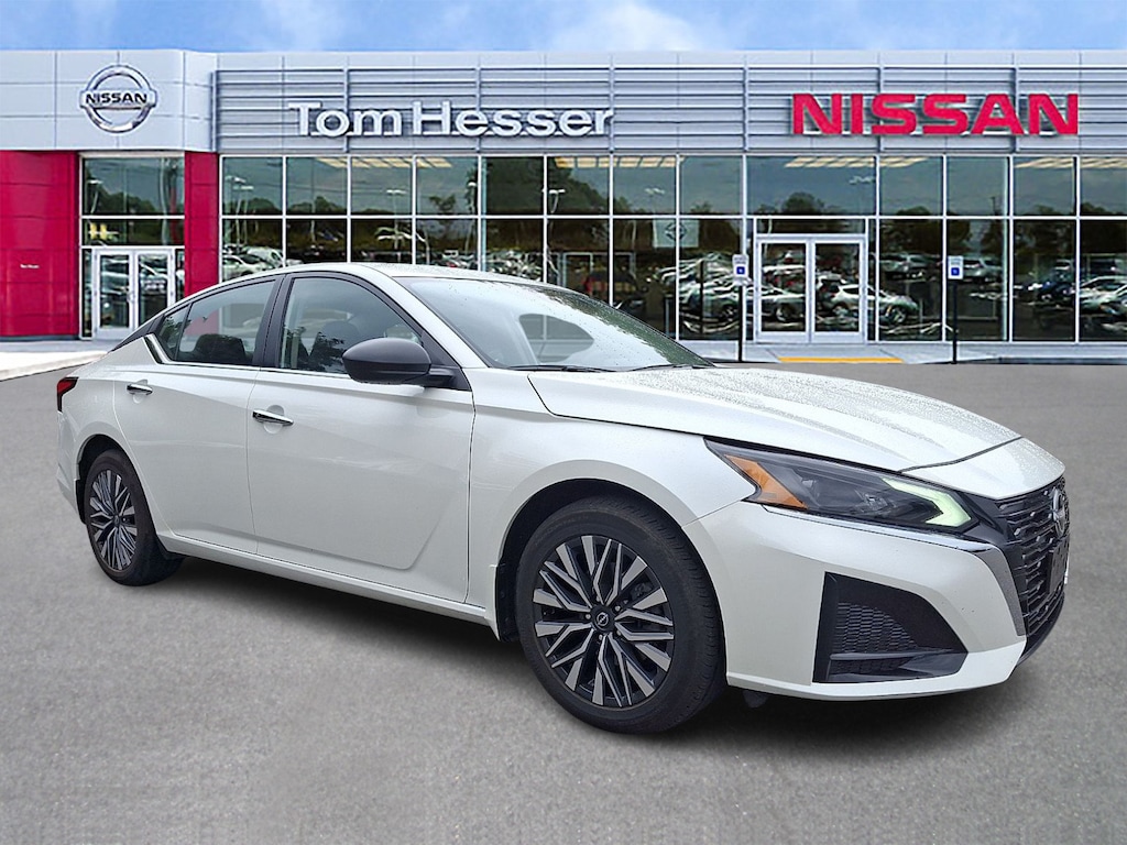 Used 2024 Nissan Altima 2.5 SV Sedan