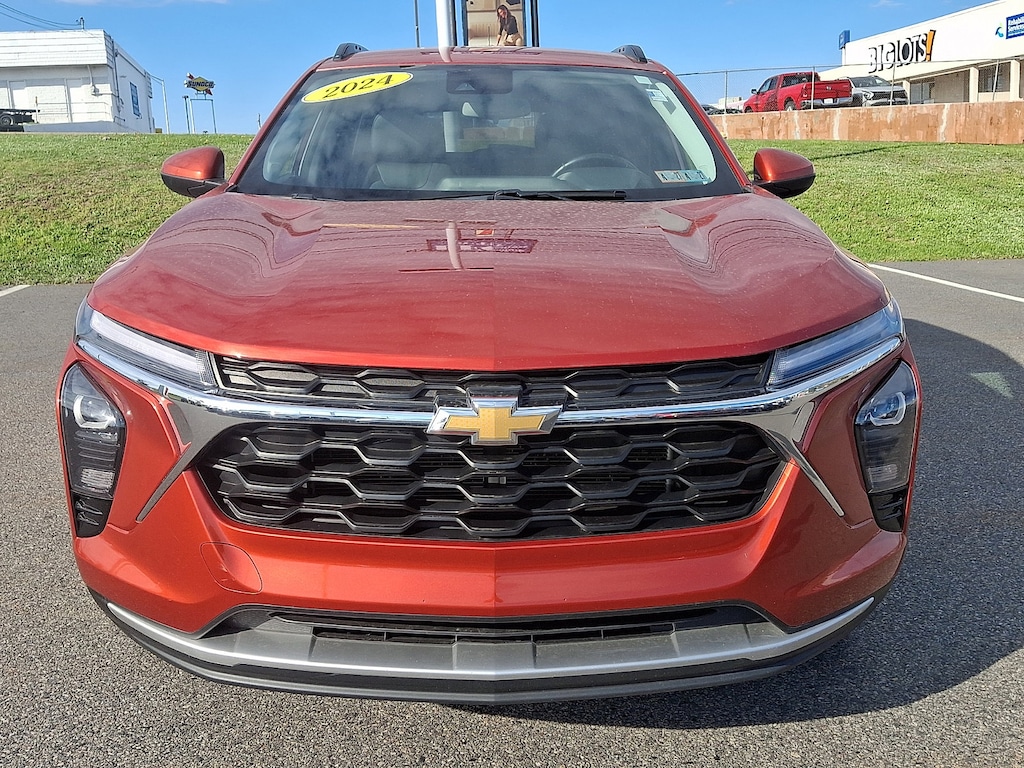 Used 2024 Chevrolet Trax LT SUV
