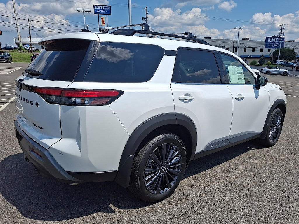 New 2026 Nissan Pathfinder SL SUV