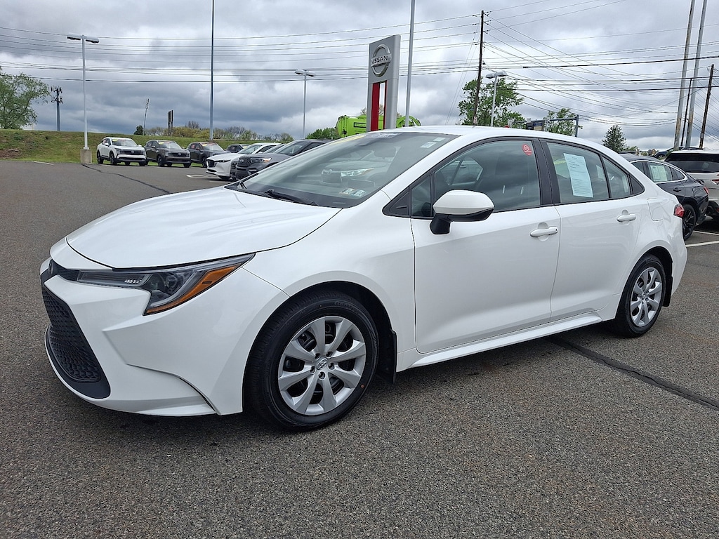 Used 2021 Toyota Corolla LE Sedan