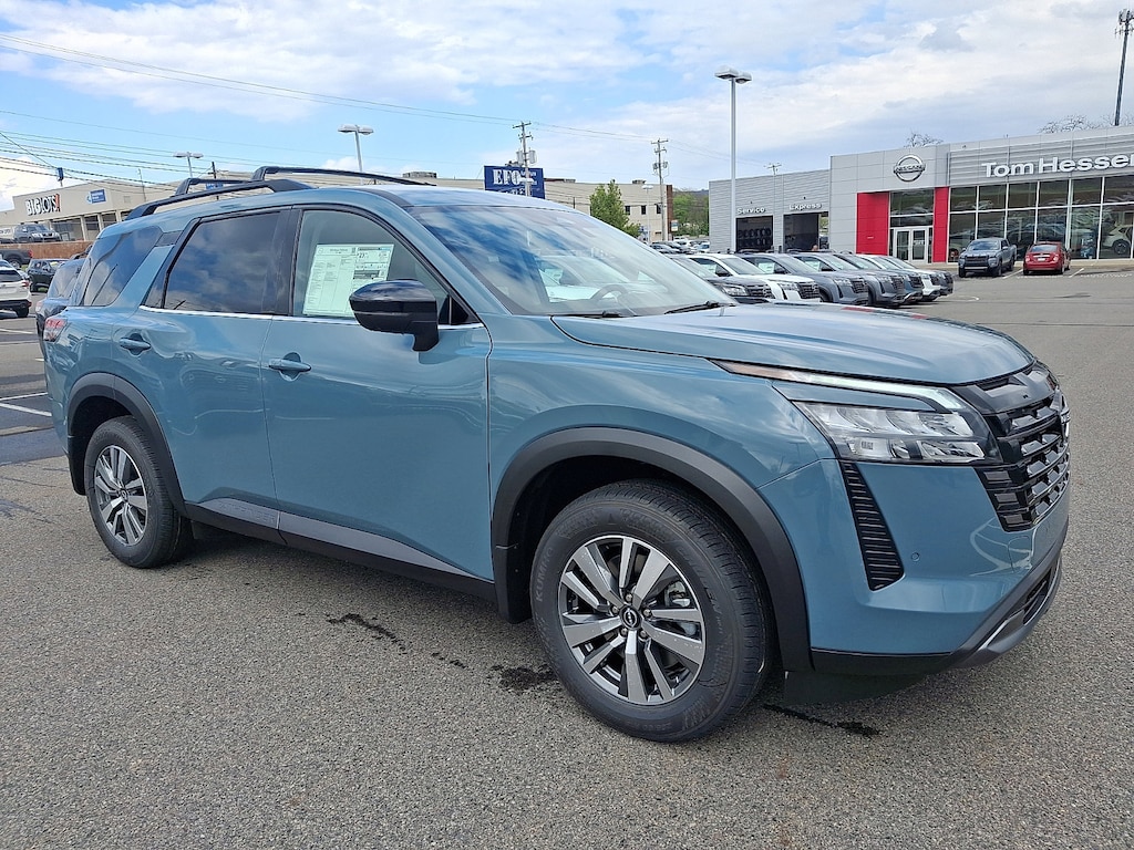 New 2026 Nissan Pathfinder SL SUV
