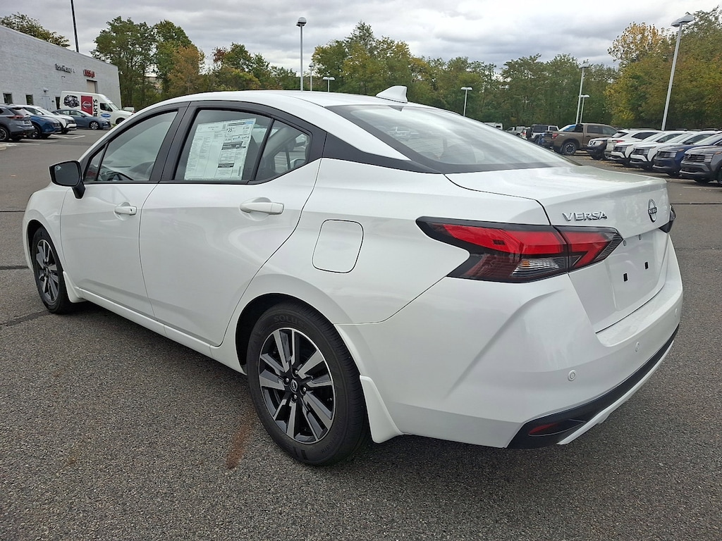 New 2025 Nissan Versa 1.6 SV Sedan