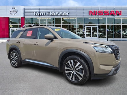 2023 Nissan Pathfinder Platinum SUV